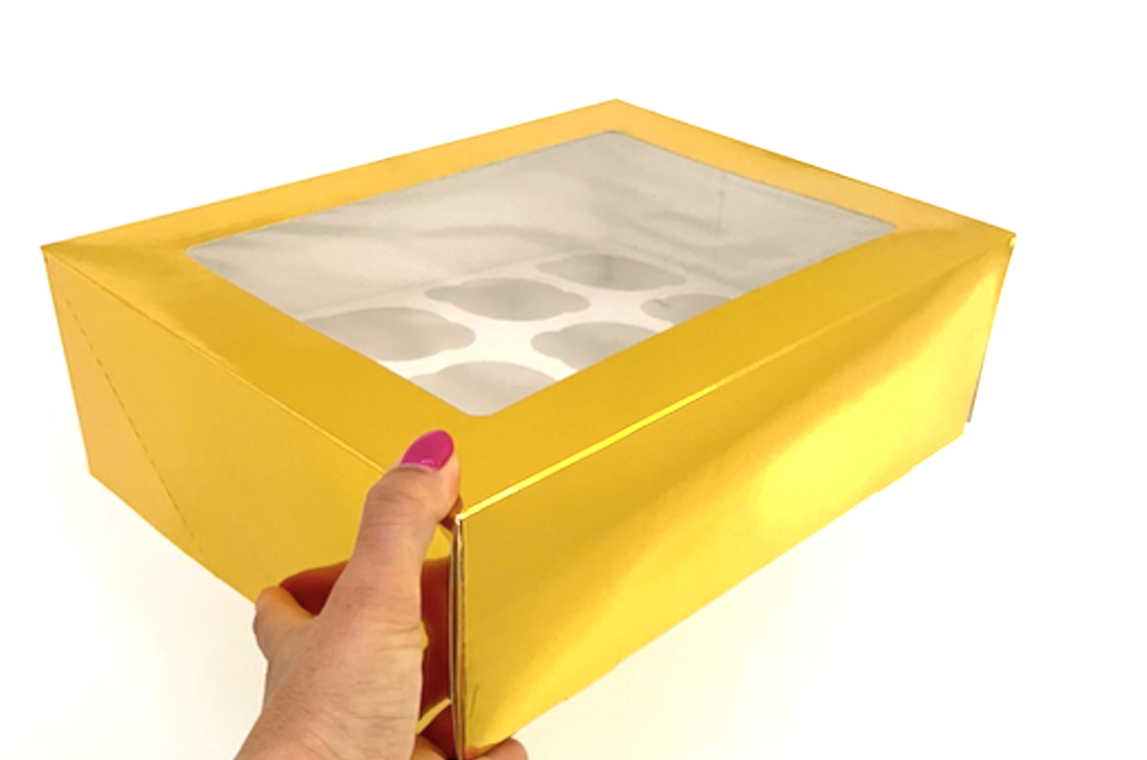 Złote pudełko na muffinki z kratką-wkładką stabilizującą