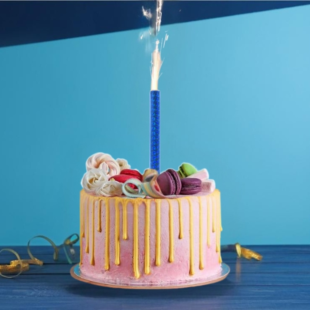 Fontanna raca holograficzna 12 cm niebieska – detale wykonania, plastikowa końcówka i holograficzna obudowa