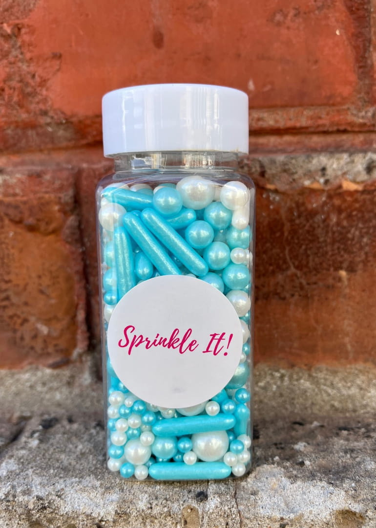 Zbliżenie na strukturę i kolory posypki cukrowej Baby Boy Sprinkle It