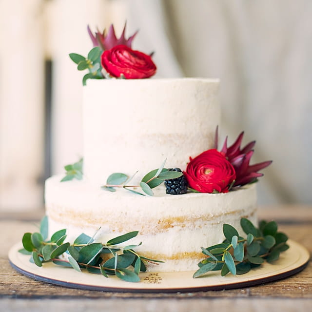 Dwustronny podkład między piętra tortu – widok centralnego otworu