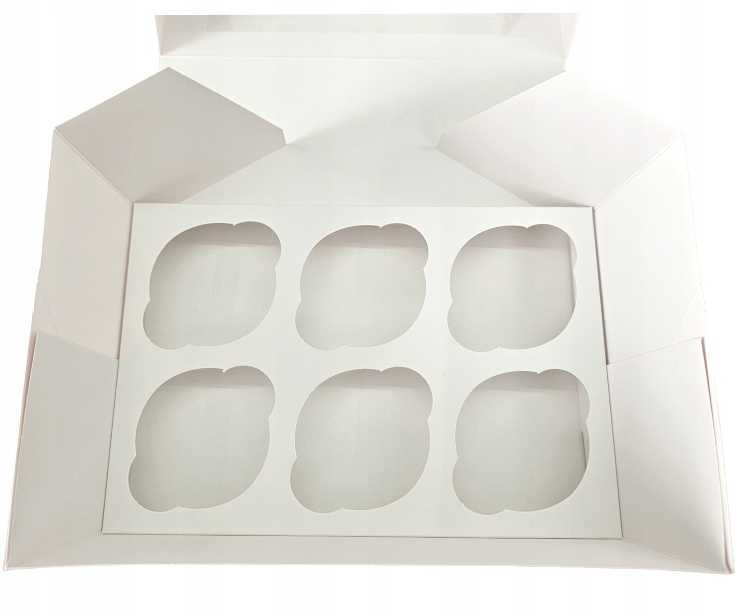 Pudełko na 6 złotych muffinek w aranżacji prezentowej