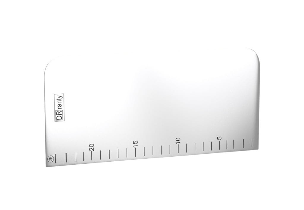 Skrobka metalowa do tynkowania tortu 25x12 cm DR Ranty widok z boku