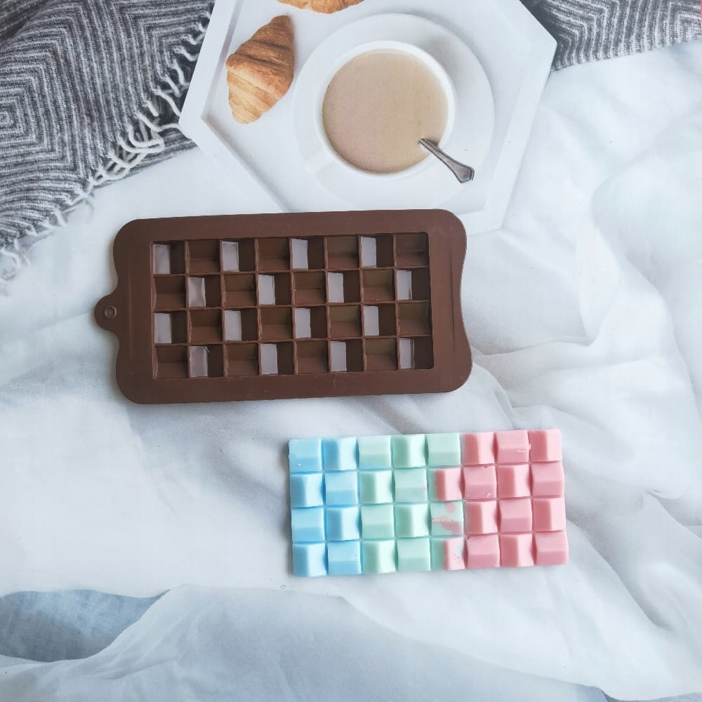 Brązowa forma silikonowa tabliczka czekolady PLECIONKA - widok ogólny