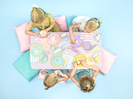 Girlanda Electric Holo - Flagietki, mix,  1,8m