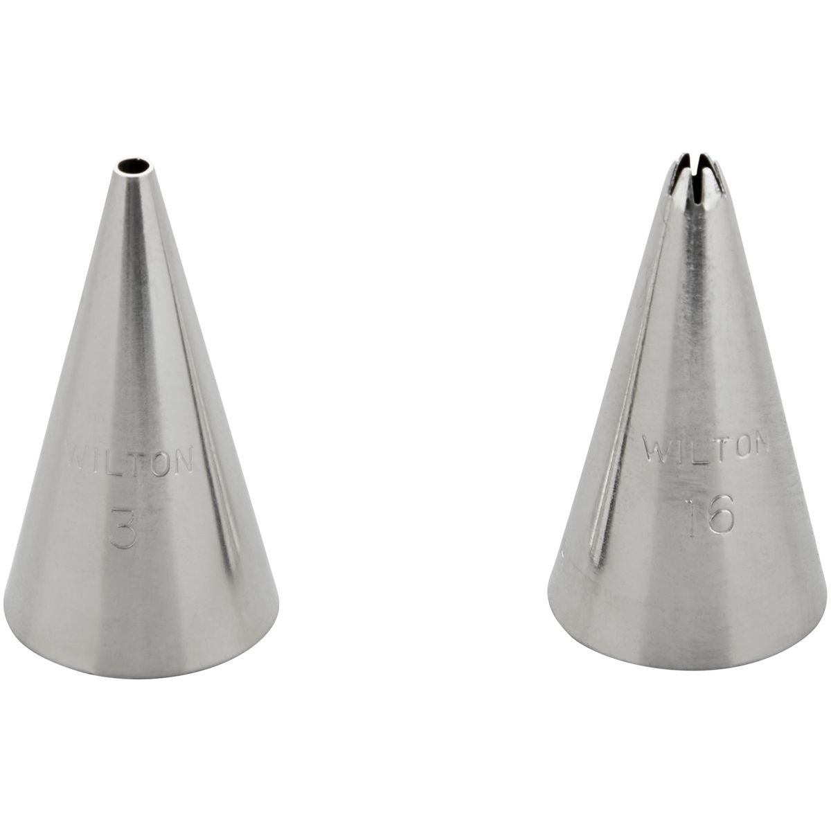 Stalowe tylki Wilton numery 3 i 16 stojące obok siebie