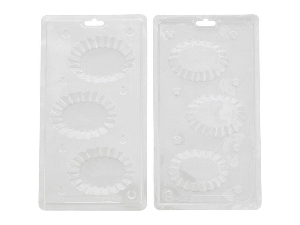 Dwie plastikowe formy Wilton z trzema wgłębieniami na czekoladowe pucharki