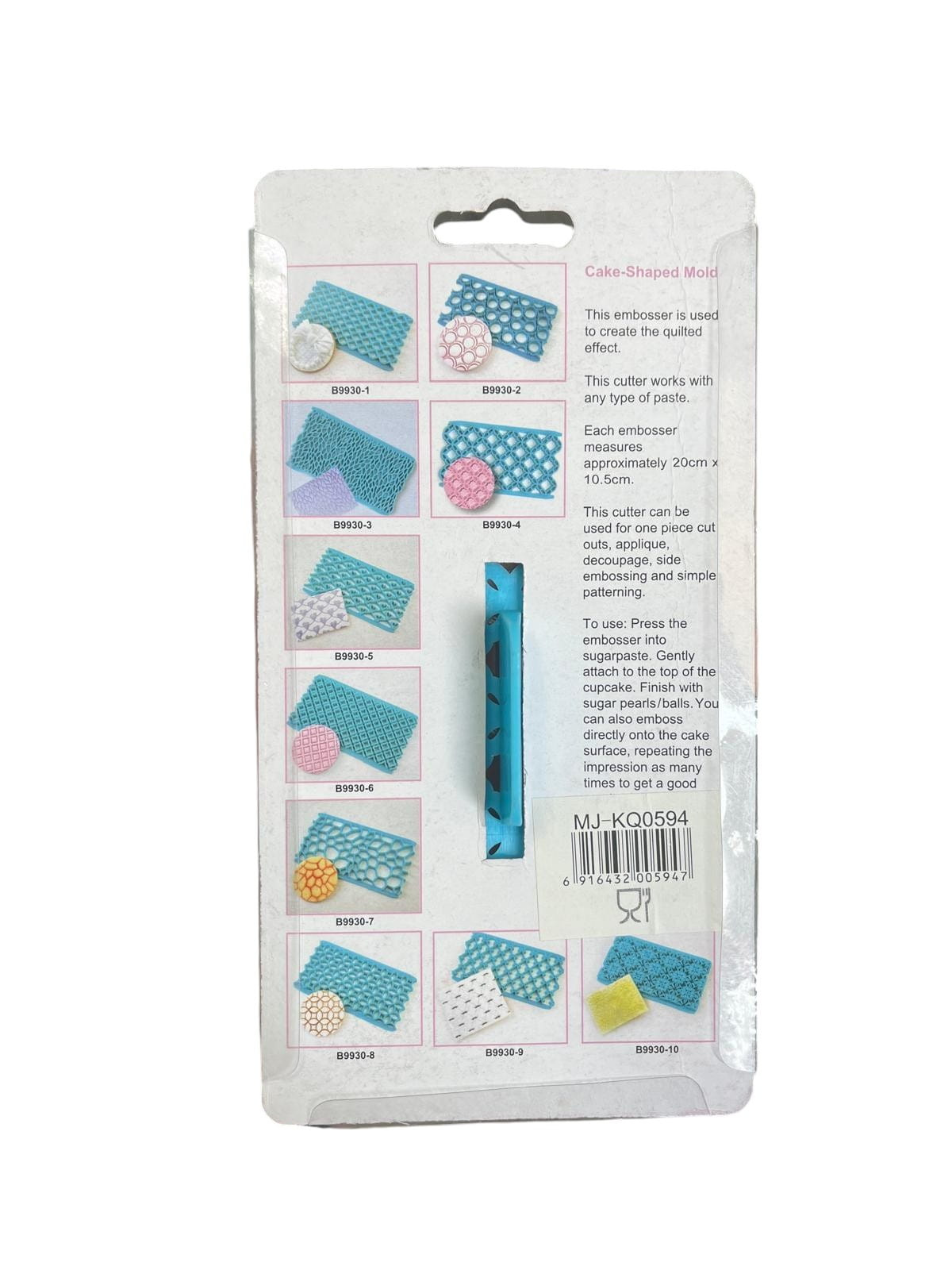 Szablon MOZAIKA 15x8 cm trzymany w dłoni pokazujący jego rozmiar i poręczność