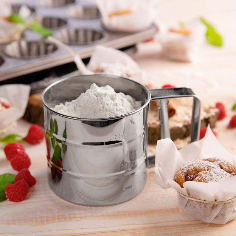 Przesiewacz kuchenny Galicja 10 cm - widok z boku i ergonomiczna rączka