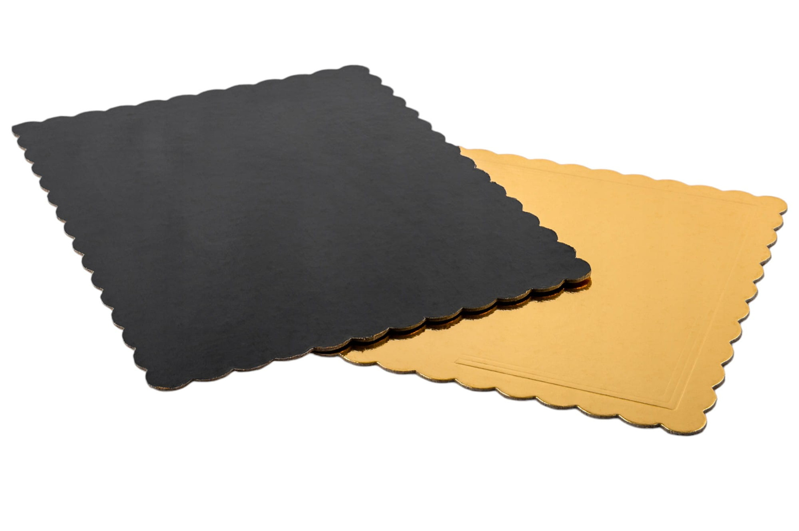 Podkład tekturowy pod tort - prezentacja grubości i krawędzi