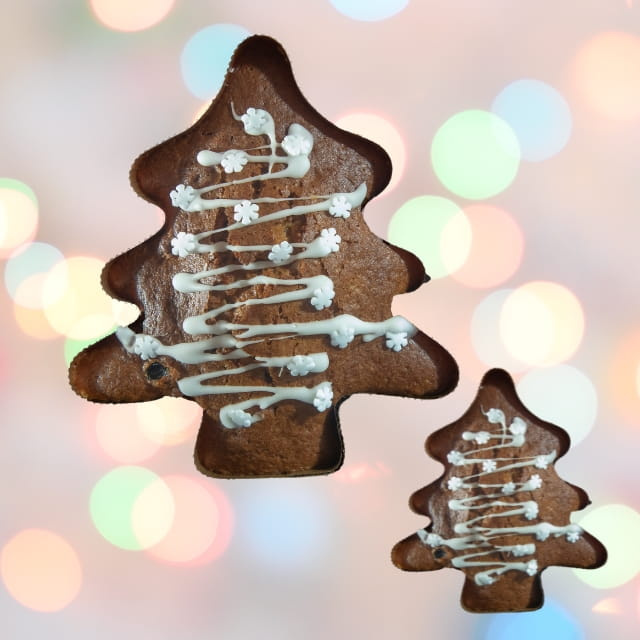 Forma do pieczenia w kształcie choinki - widok z góry i detale brązowo-złotego nadruku