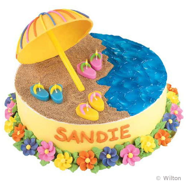 Przykładowy tort udekorowany przy użyciu tylki Wilton 1B