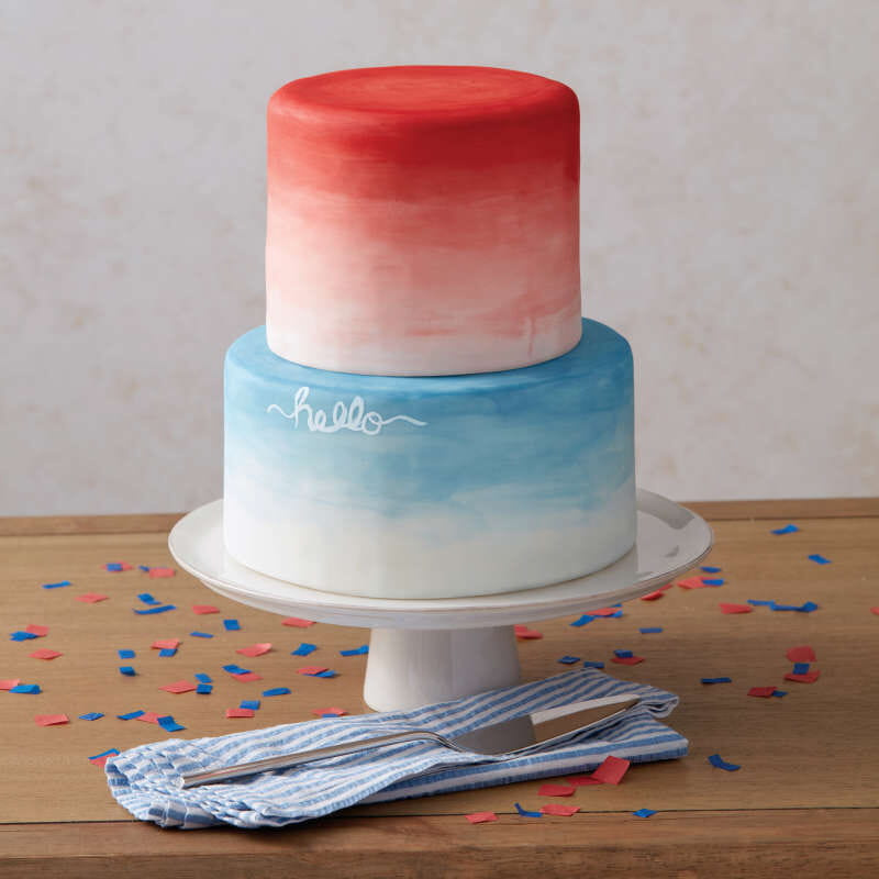 Tort udekorowany techniką cieniowania przy użyciu pędzli cukierniczych Wilton