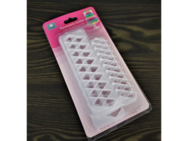 Zestaw wykrawaczek romby diamenty do dekoracji tortów i ciastek - widok detali