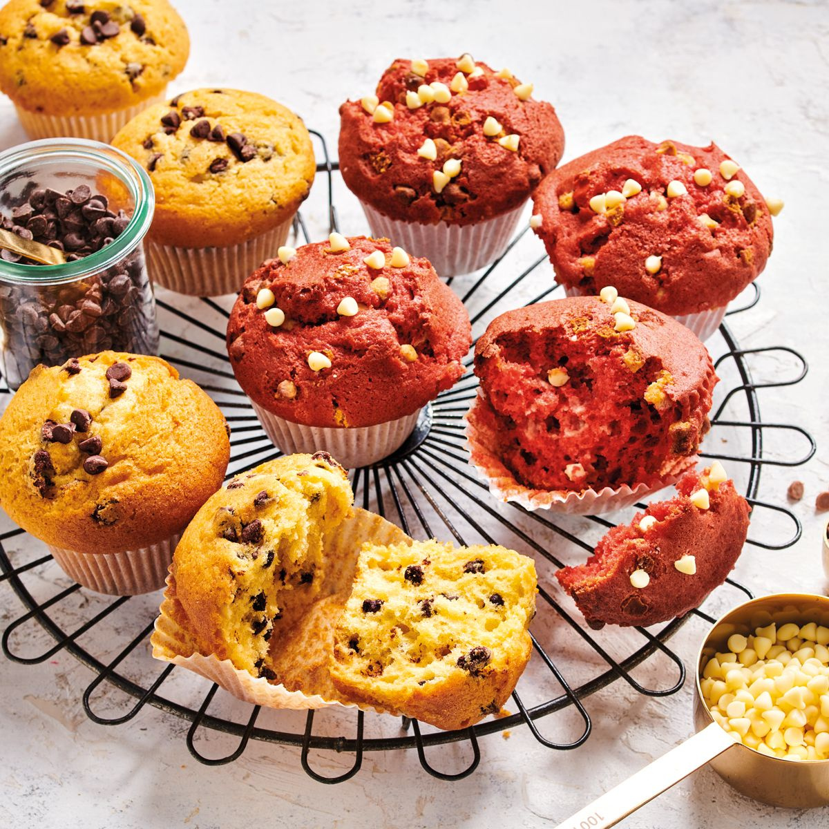 Mleczne krople czekoladowe FunCakes do zapiekania w opakowaniu 350 g