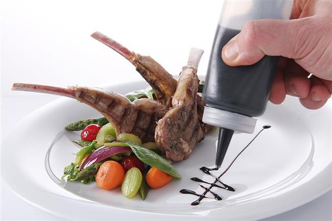 Dyspenser do zimnych sosów Hendi - nakrętka i otwór dozujący