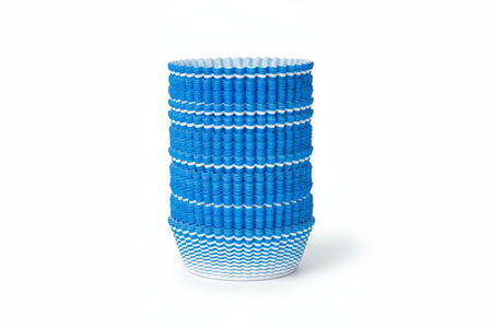 Białe papiotki w niebieskie prążki do muffinek 55x28 mm 50 szt.