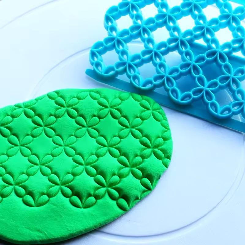 Zbliżenie na strukturę wzoru szablonu MOZAIKA 15x8 cm ukazujące detale mozaiki