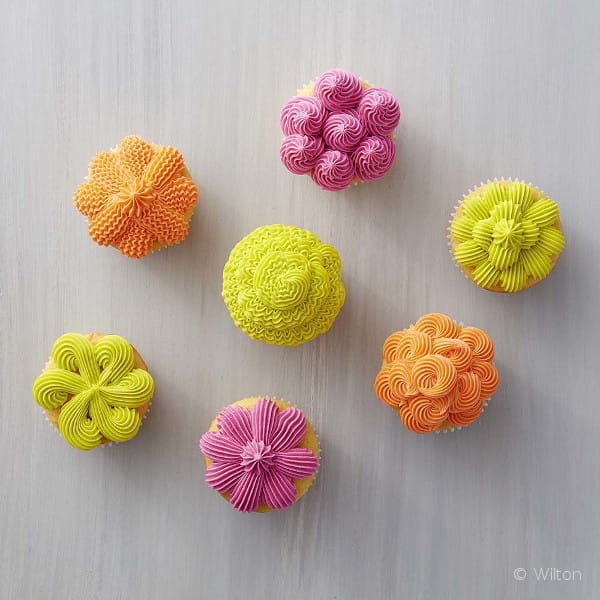 Dekorowanie babeczek tylką otwarta gwiazda 32 Wilton