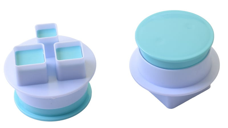 Foremki z tłoczkiem - zbliżenie na mechanizm wypychania masy