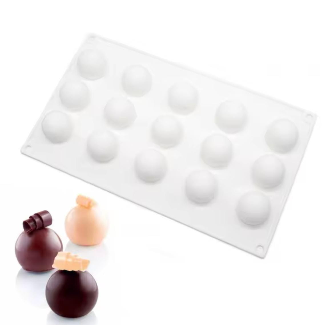 Czerwona forma silikonowa do żelki i monoporcji KULE Ø 3,1 cm, widok ogólny z 15 gniazdami