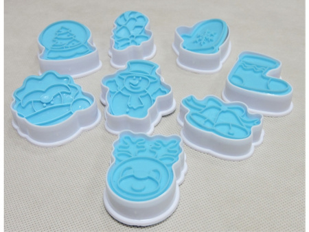 Świąteczne foremki z tłoczkiem do ciasteczek i pierniczków 8 szt.