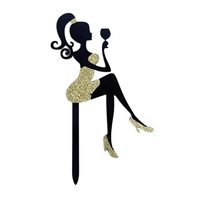 Akrylowy topper na tort siedząca KOBIETA Z KIELISZKIEM + złotko