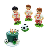 Figurki na tort PIŁKARZE W BIAŁO CZERWONYCH STROJACH Slado